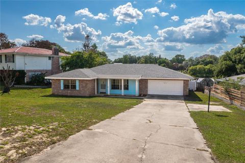 Photo of 136 Lake Ring Drive, Winter Haven, FL 33884 (MLS # P4938606)