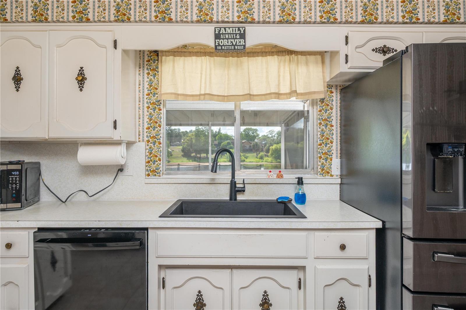 ELOISE WOODS LAKE MARIAM UNIT - Residential