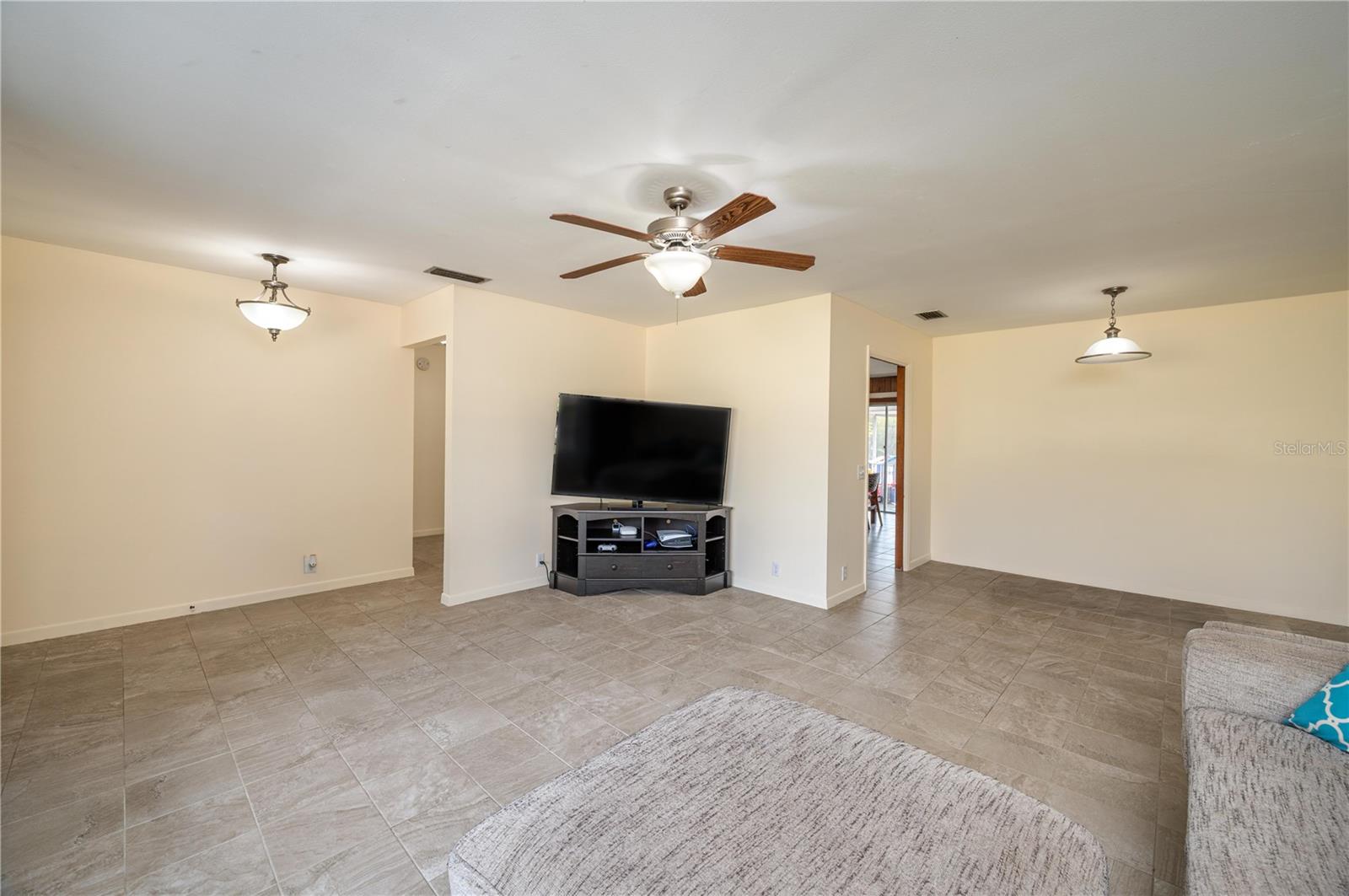 ELOISE WOODS LAKE MARIAM UNIT - Residential