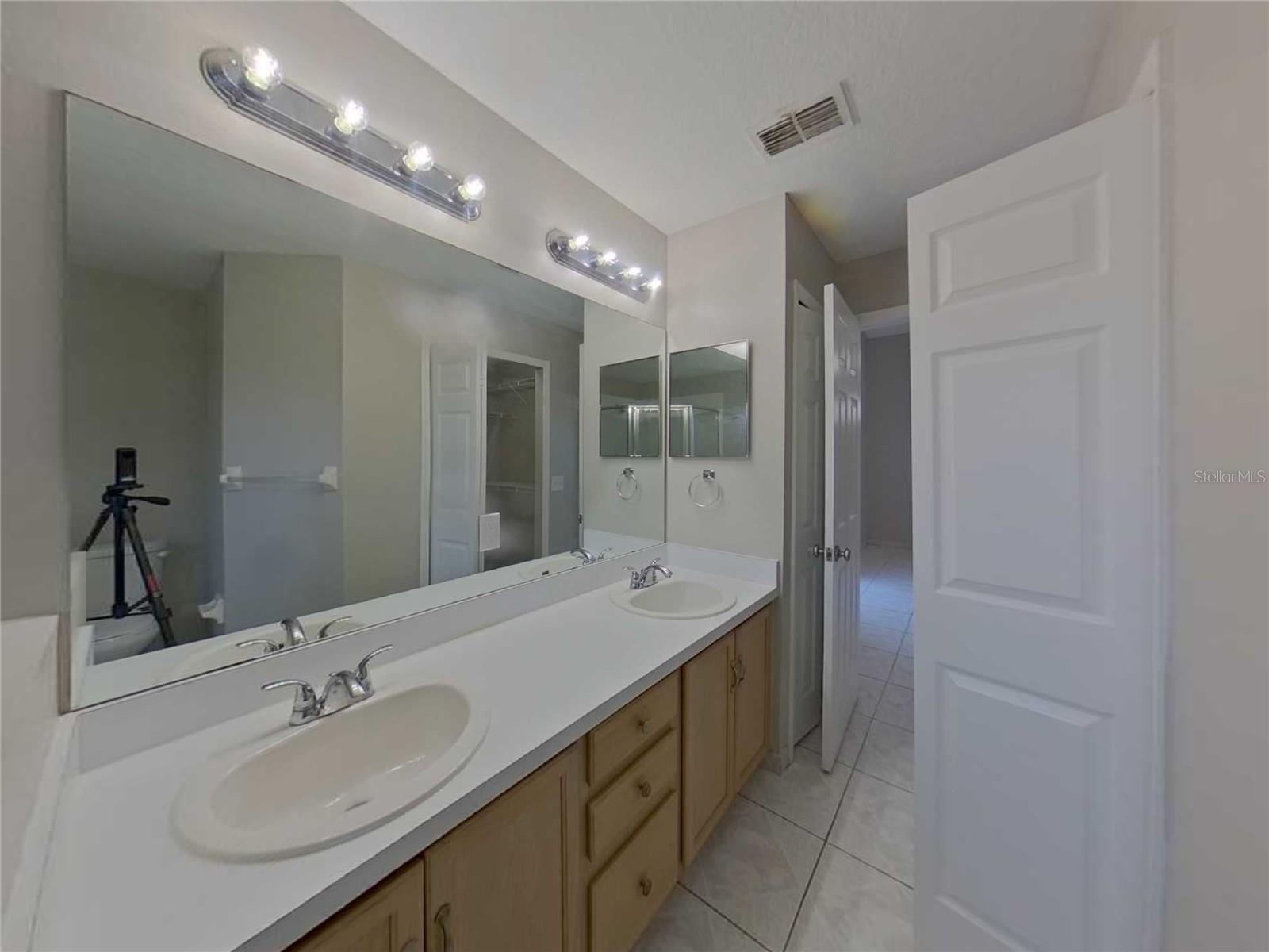 BRIAR BAY - Residential Lease