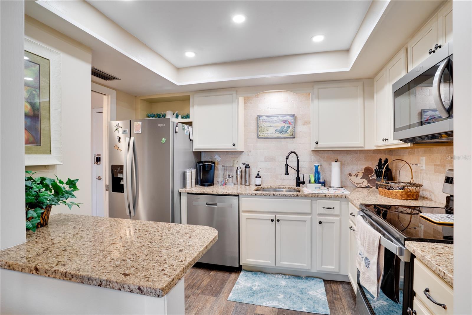 THREE PALMS POINTE CONDO - Residential Lease