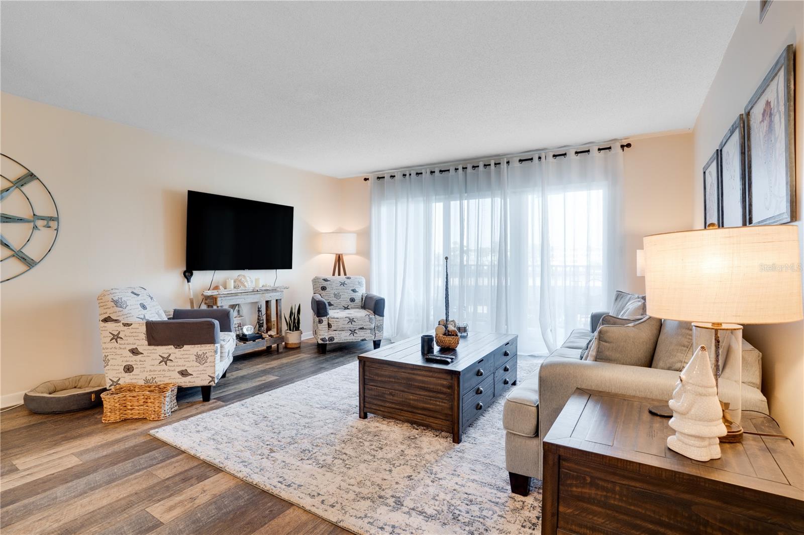 THREE PALMS POINTE CONDO - Residential Lease