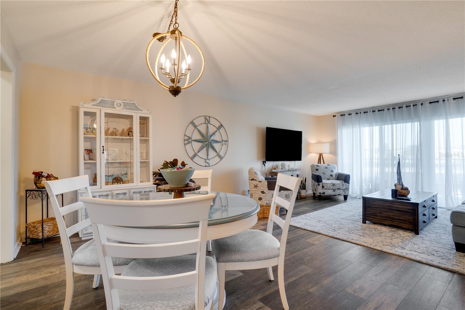 THREE PALMS POINTE CONDO - Residential Lease