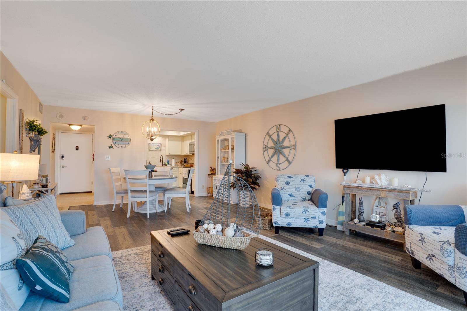 THREE PALMS POINTE CONDO - Residential Lease