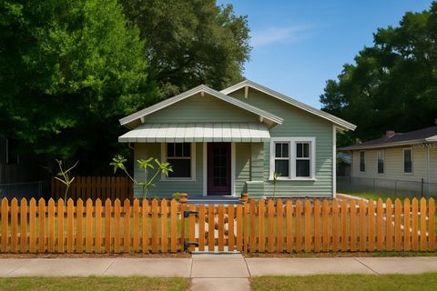 Photo of 1204 E Emma Street, Tampa, FL 33603 (MLS # TB8424763)