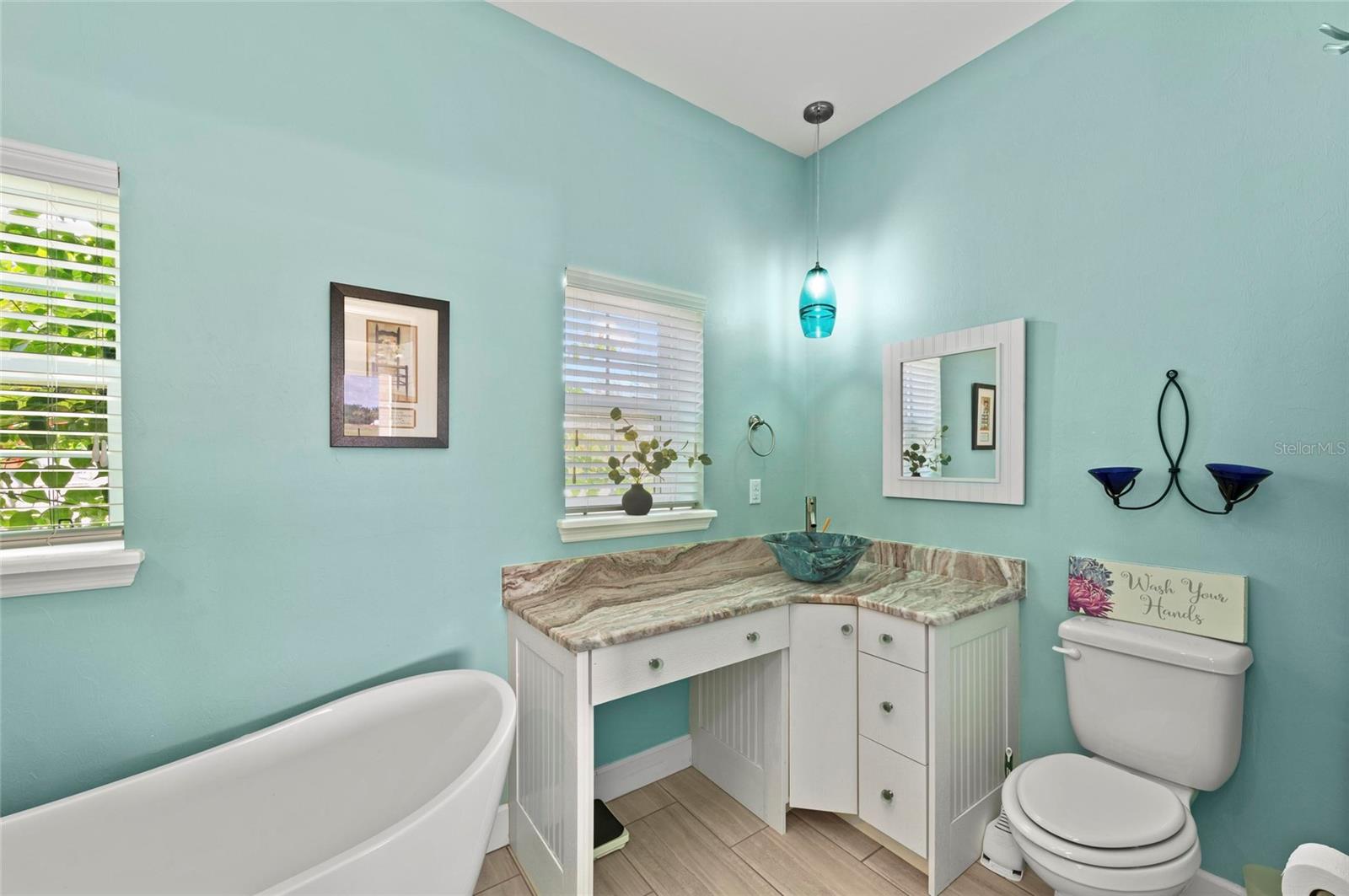 THORNTON CRK MOTORCOACH RESIDENCE - Residential