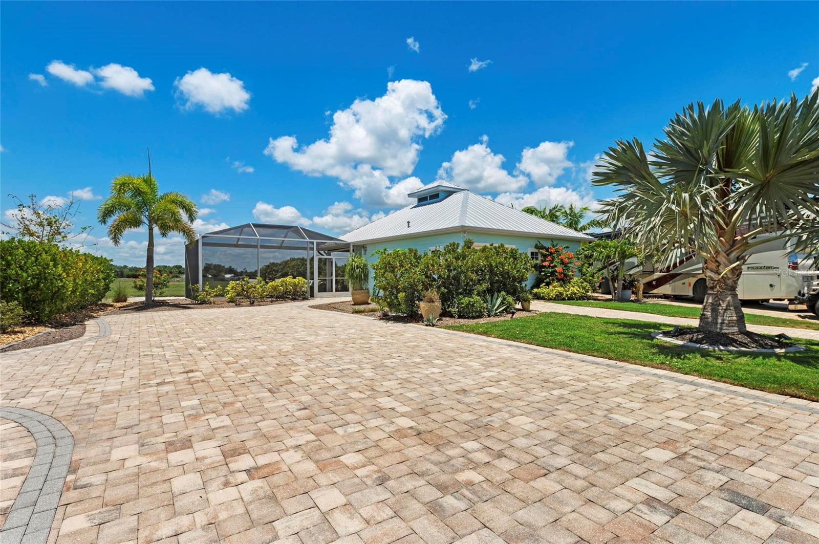 THORNTON CRK MOTORCOACH RESIDENCE - Residential