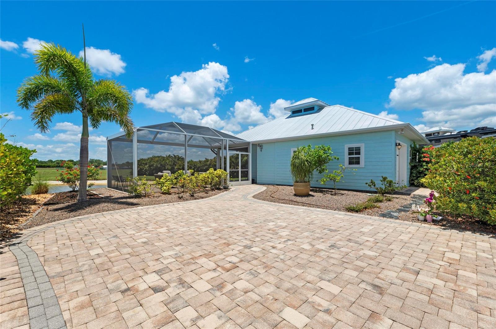 THORNTON CRK MOTORCOACH RESIDENCE - Residential