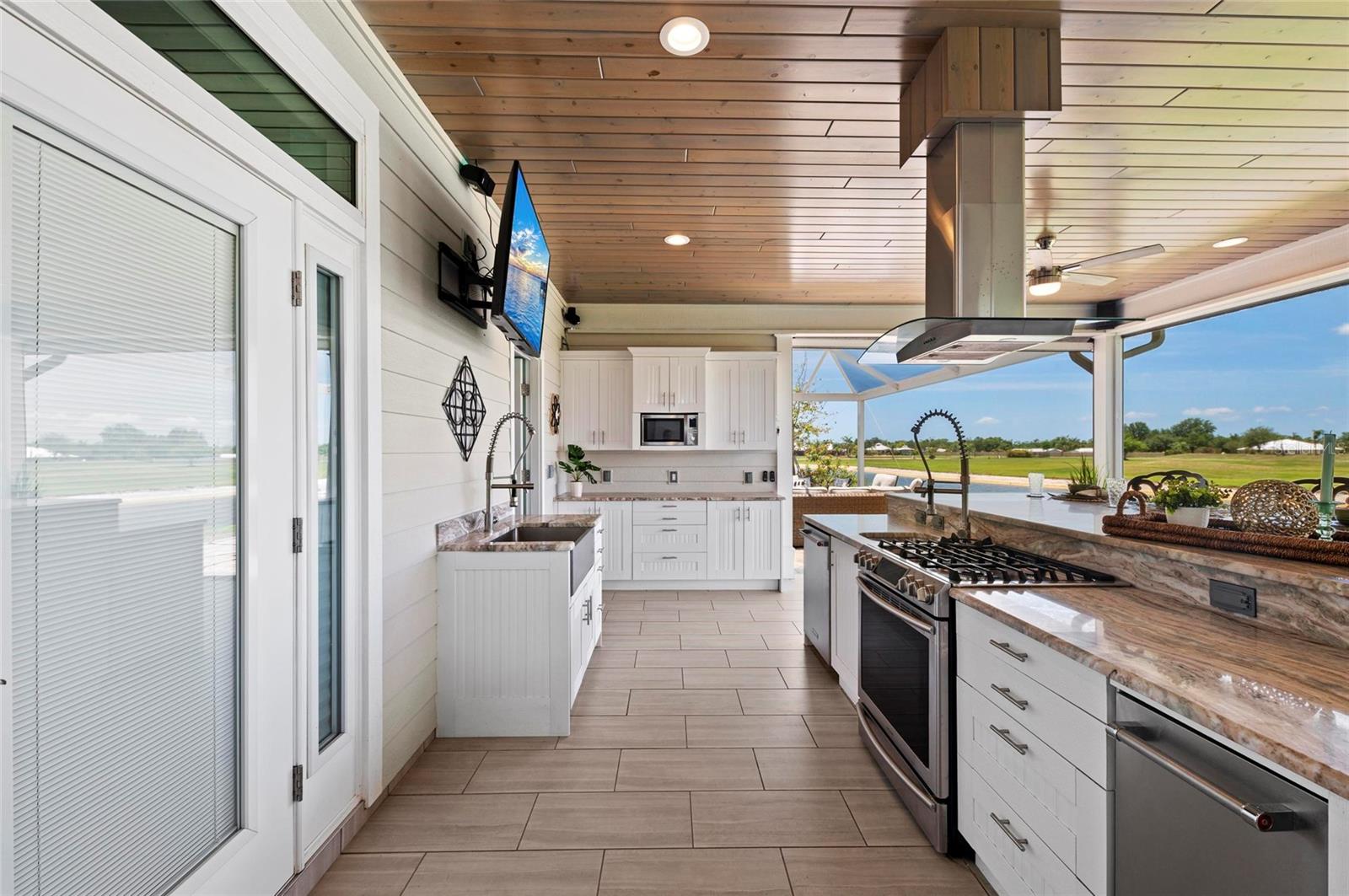 THORNTON CRK MOTORCOACH RESIDENCE - Residential