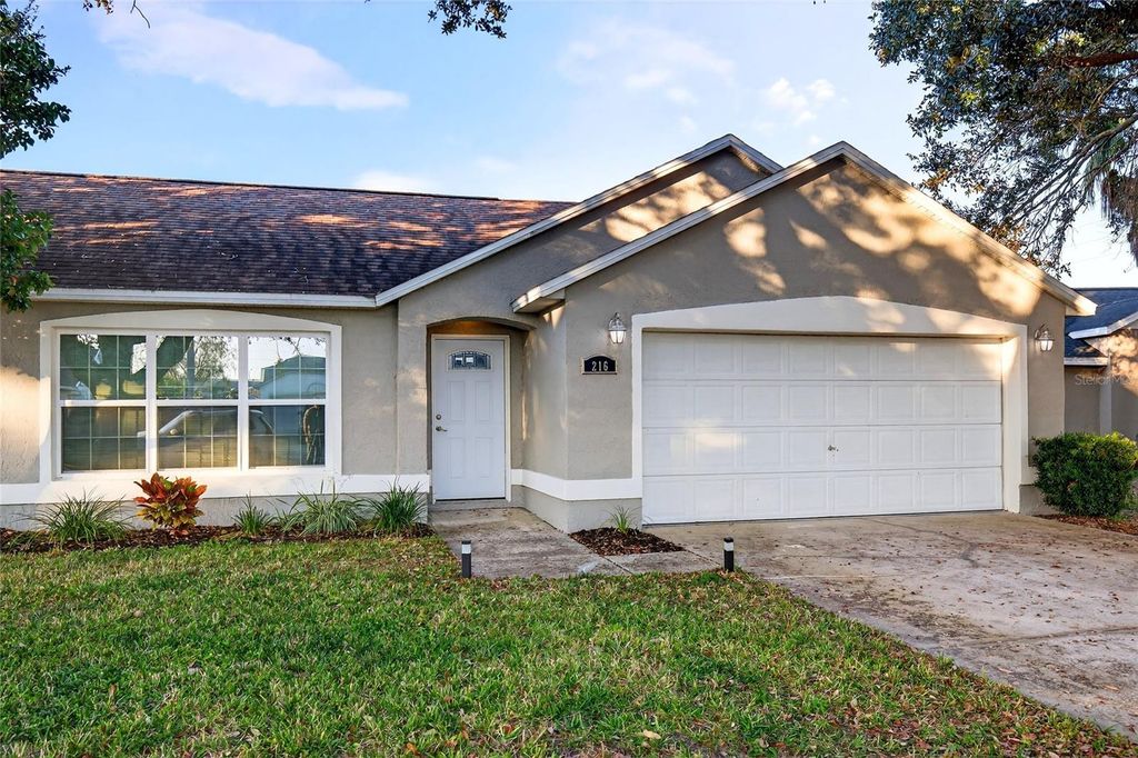 Photo of 216 Robbins Rest Circle, Davenport, FL 33896 (MLS # OM716520)