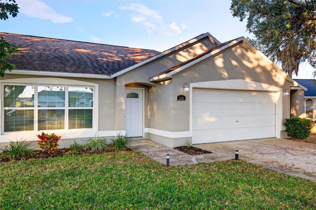 Photo of 216 Robbins Rest Circle, Davenport, FL 33896 (MLS # OM716520)