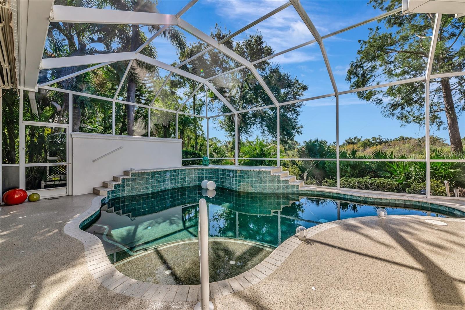 UNIVERSITY PARK COUNTRY CLUB - Residential