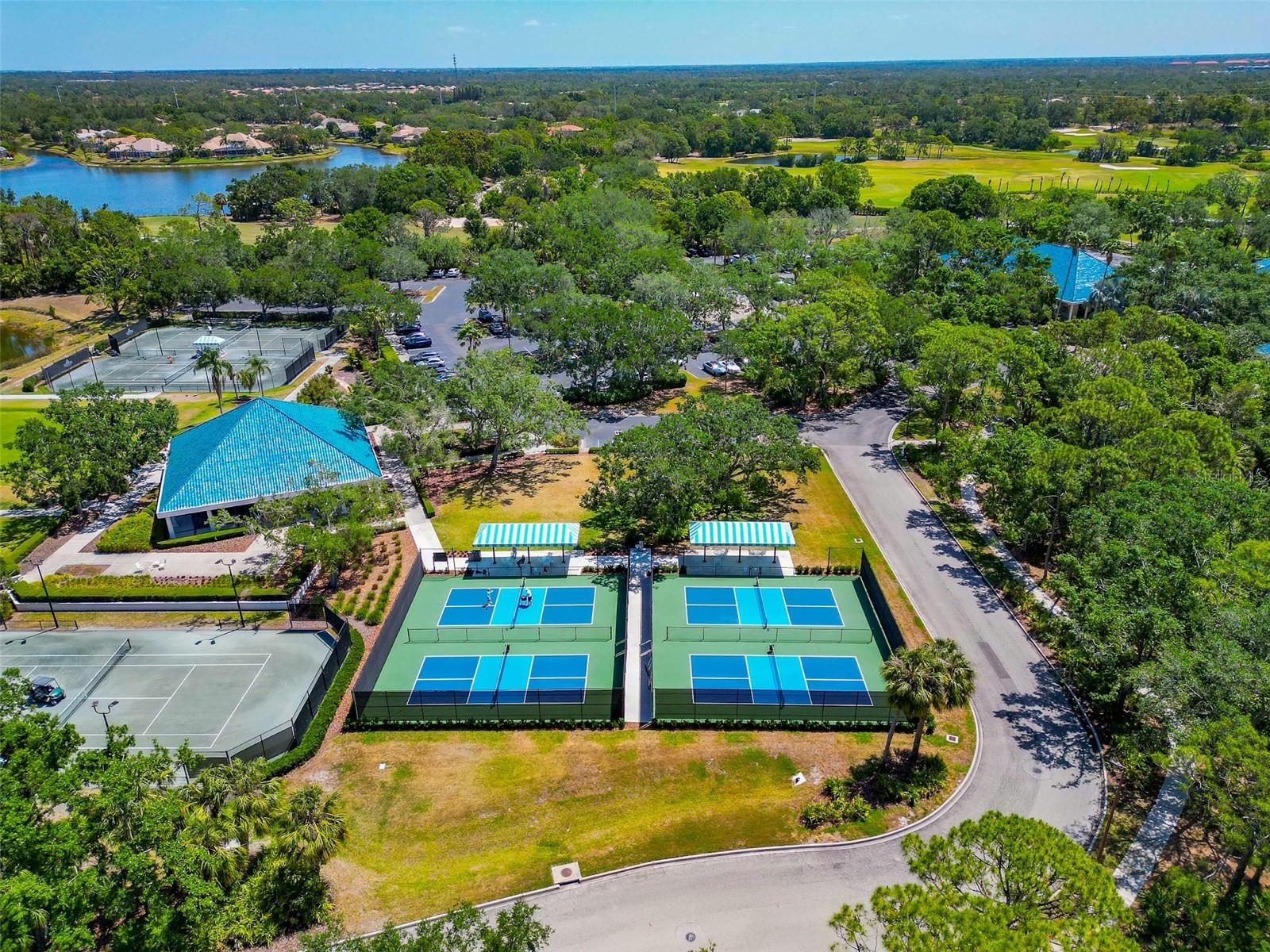 UNIVERSITY PARK COUNTRY CLUB - Residential