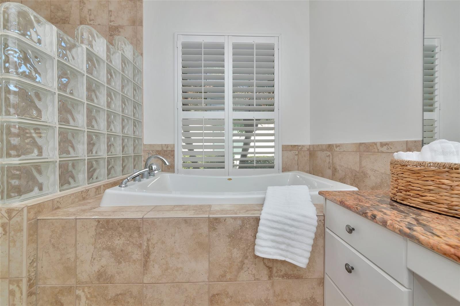 UNIVERSITY PARK COUNTRY CLUB - Residential