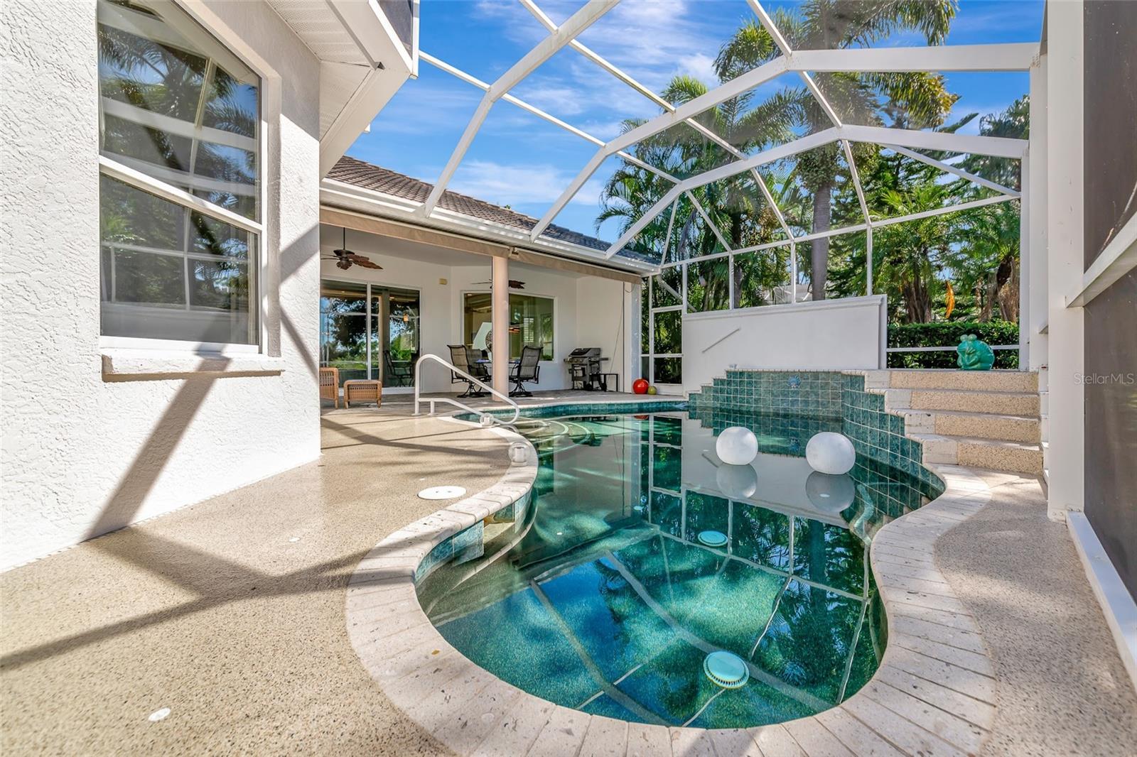 UNIVERSITY PARK COUNTRY CLUB - Residential