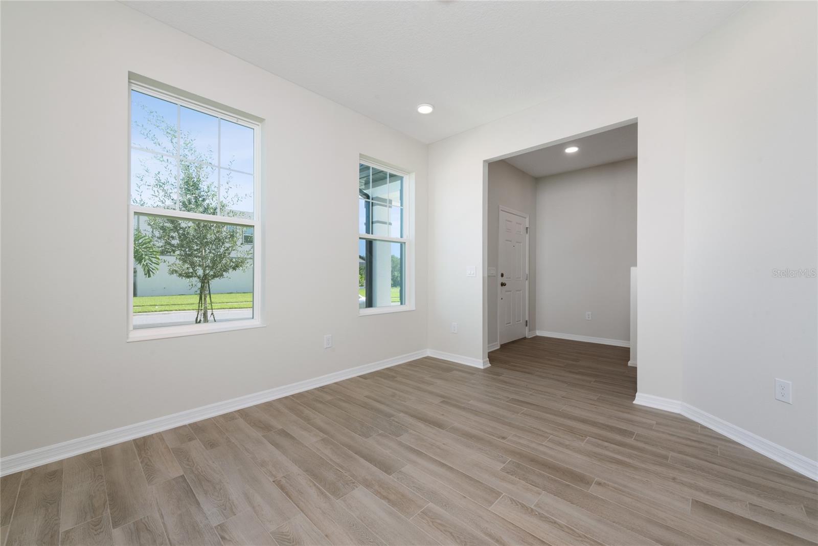 ENCORE/OVATION PH 4B - Residential Lease