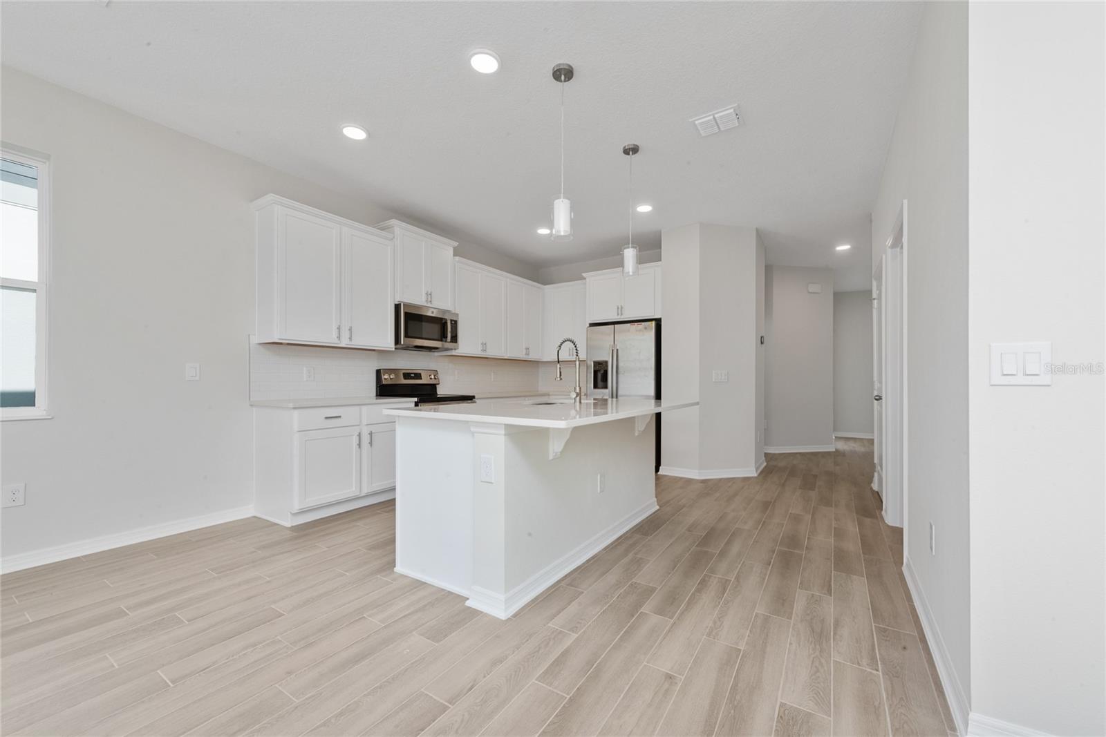 ENCORE/OVATION PH 4B - Residential Lease