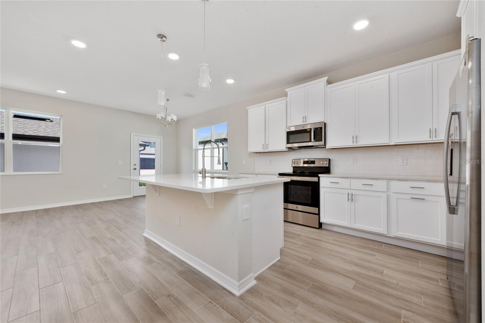 ENCORE/OVATION PH 4B - Residential Lease