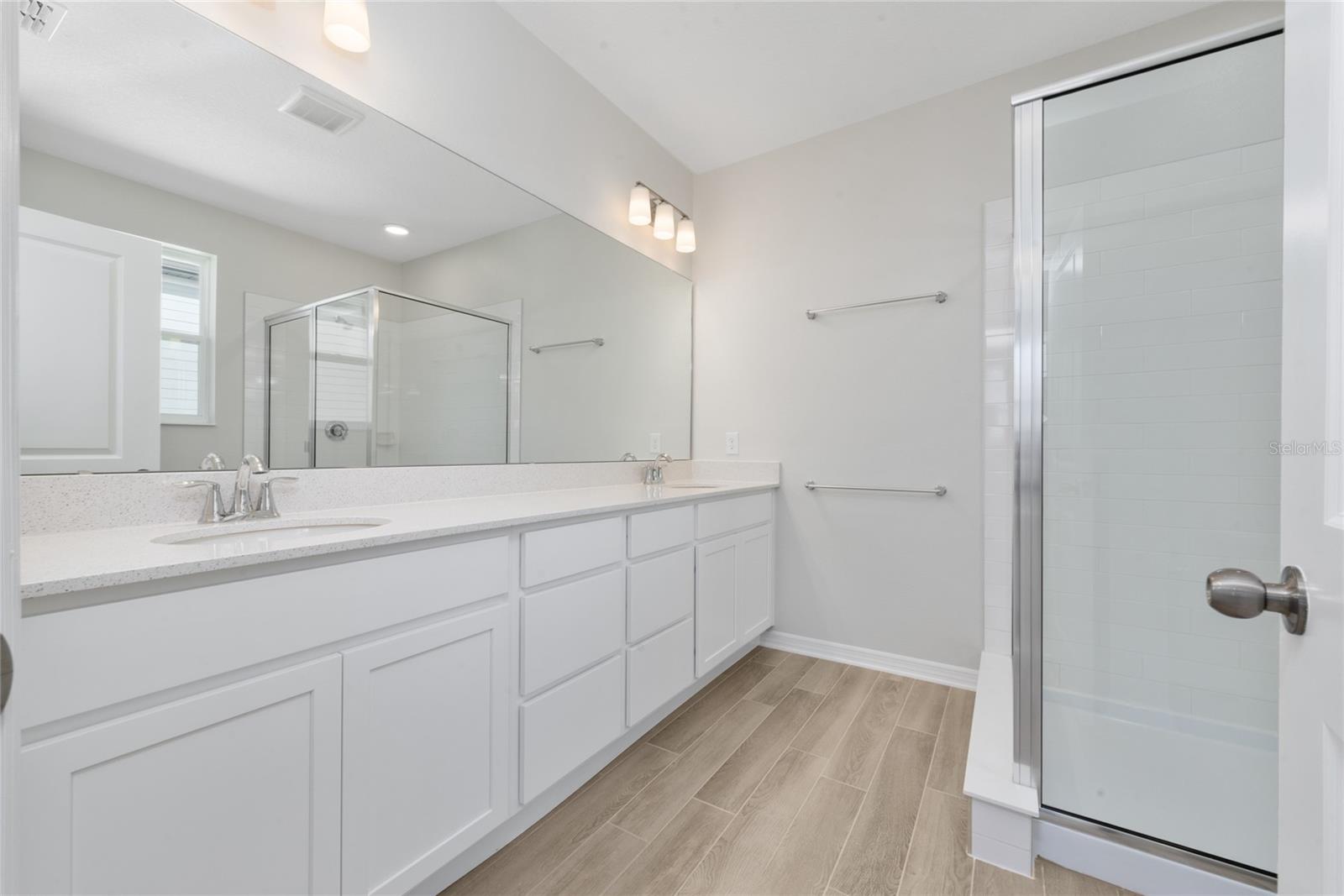 ENCORE/OVATION PH 4B - Residential Lease