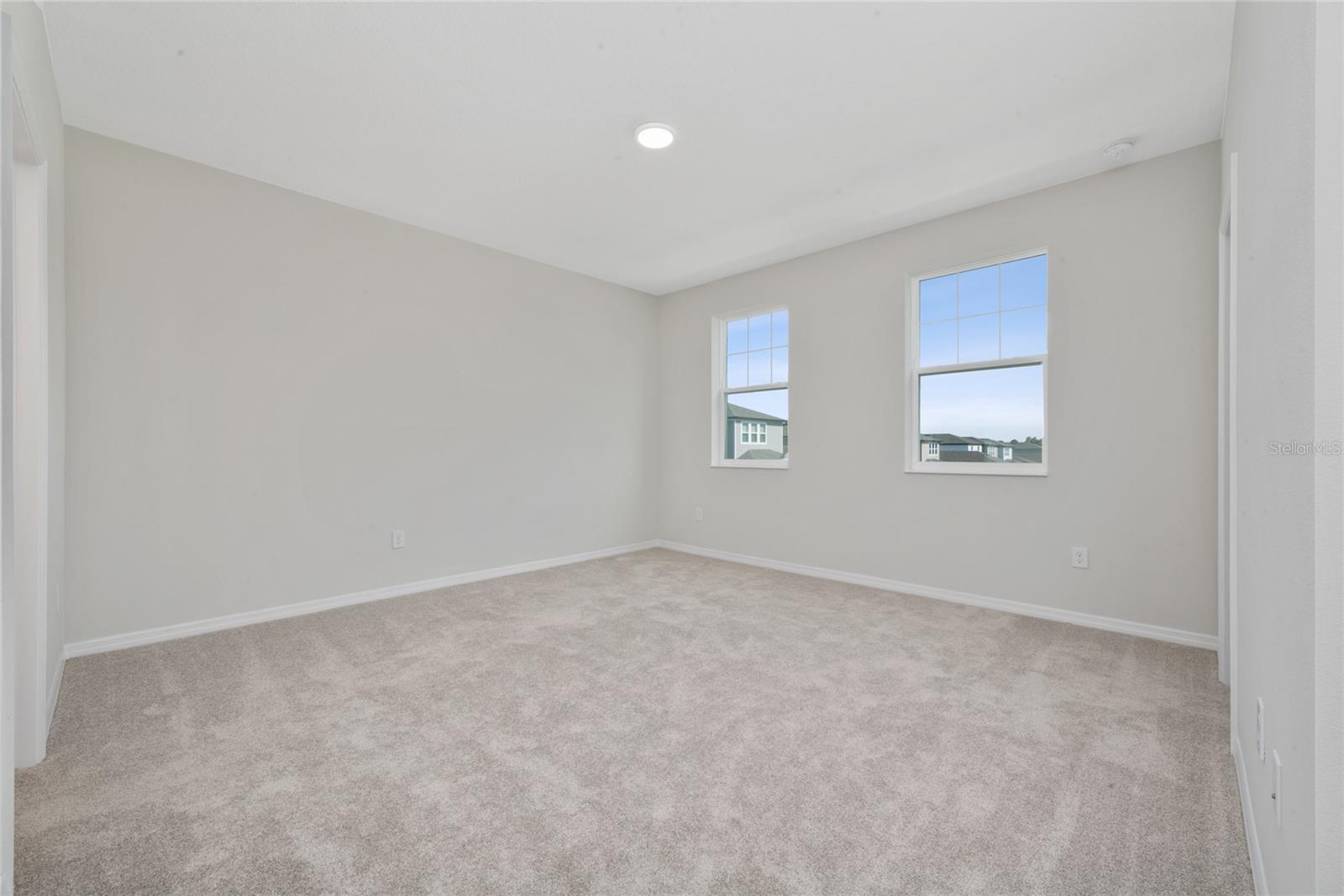 ENCORE/OVATION PH 4B - Residential Lease