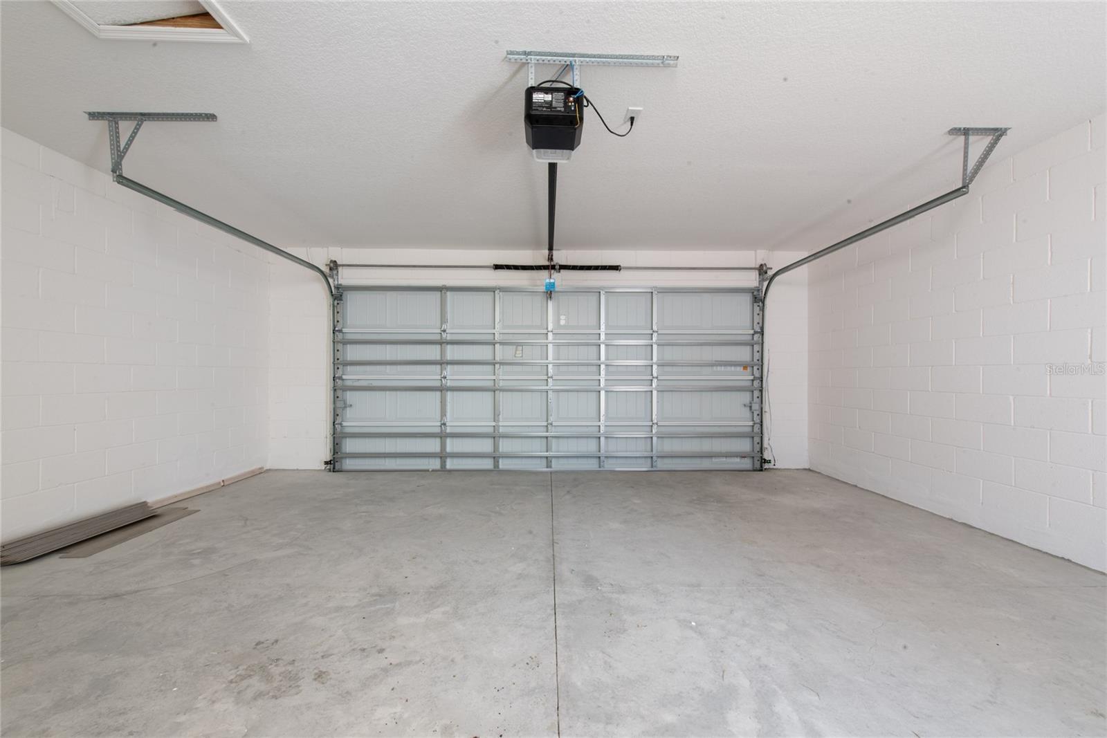 ENCORE/OVATION PH 4B - Residential Lease