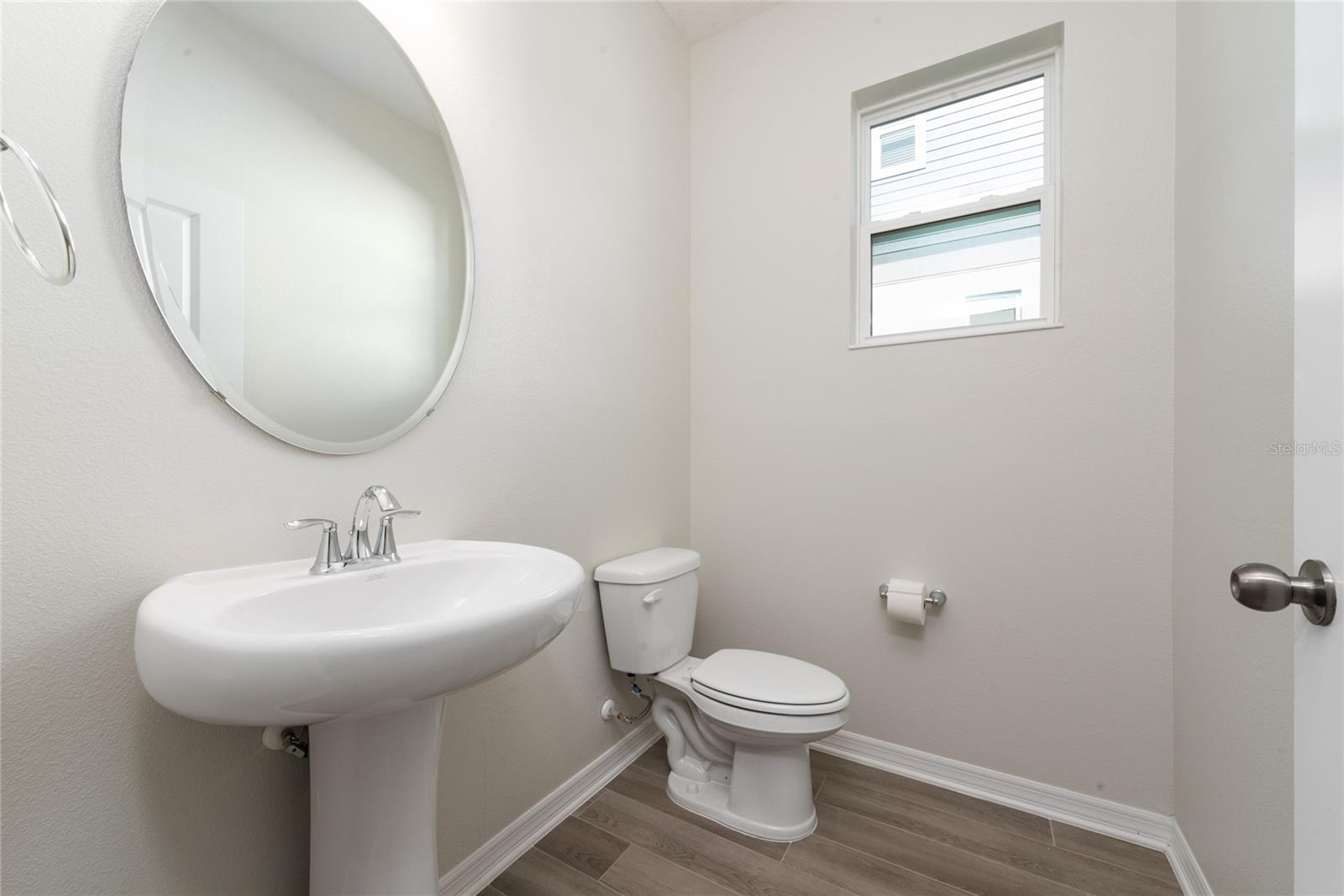 ENCORE/OVATION PH 4B - Residential Lease