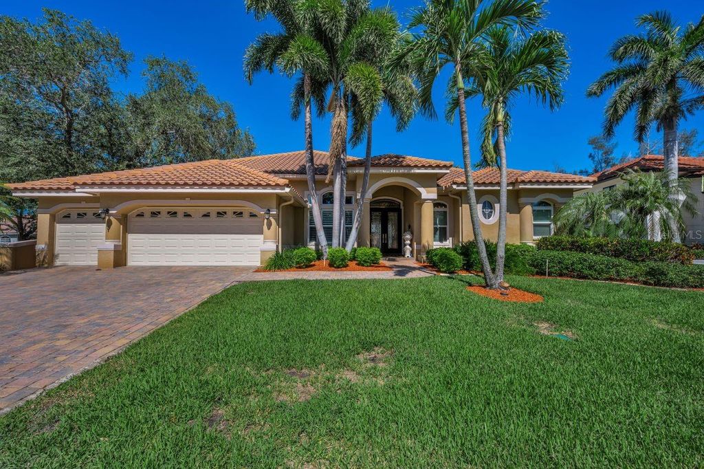 Photo of 970 Southern Pine Court NE, St Petersburg, FL 33703 (MLS # TB8502643)