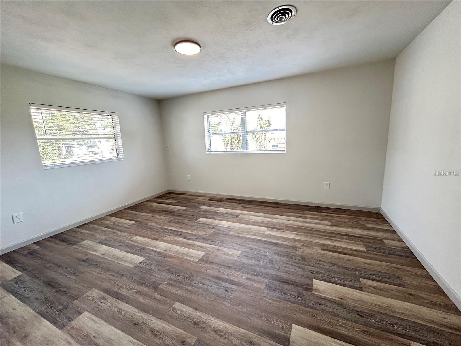 CROOKED LAKE PARK TR 04 - Residential