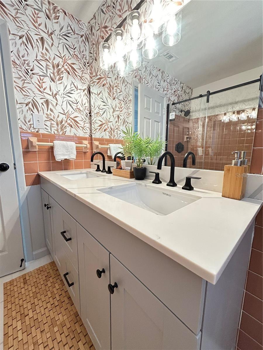 CROOKED LAKE PARK TR 04 - Residential