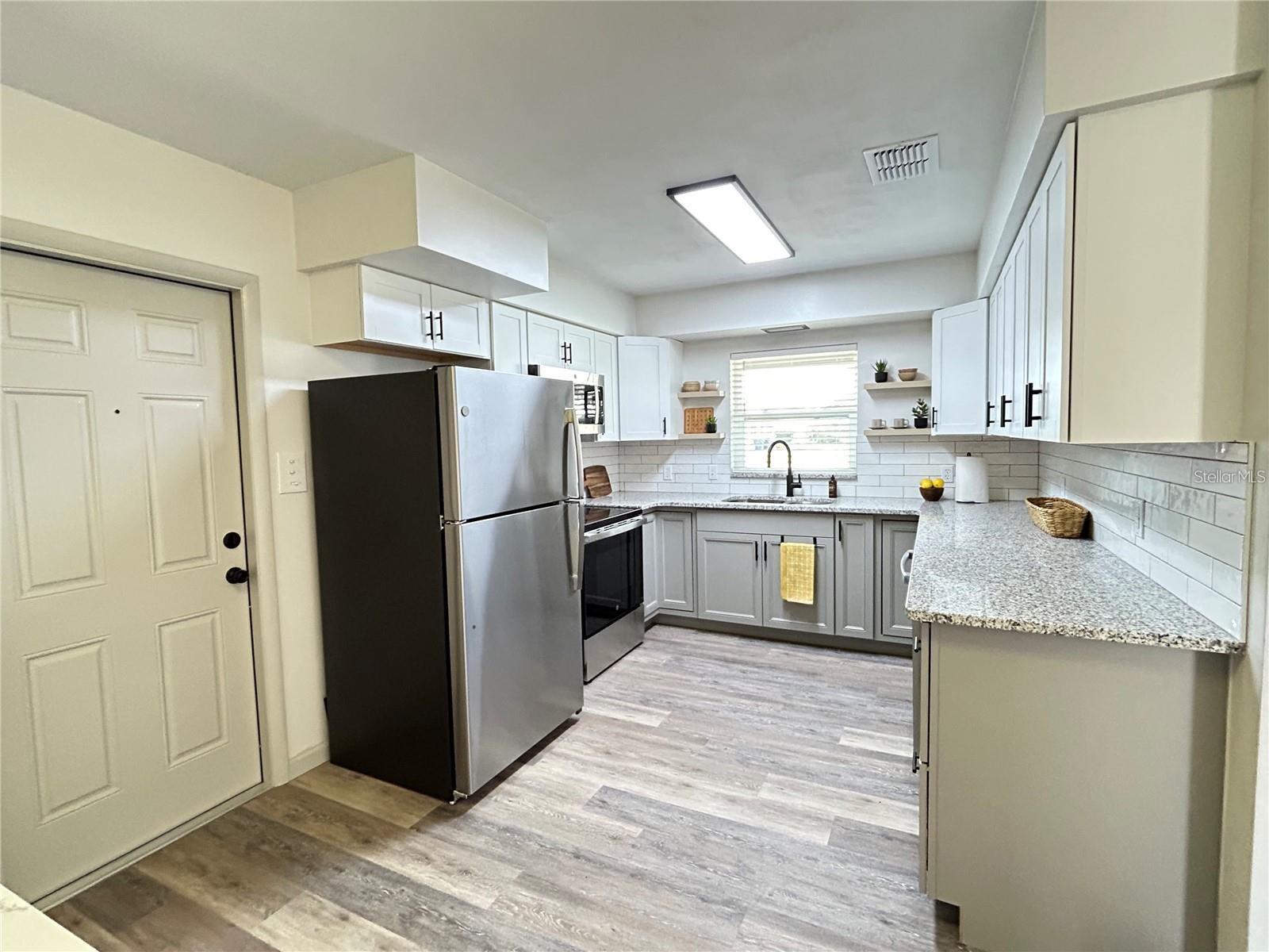 CROOKED LAKE PARK TR 04 - Residential