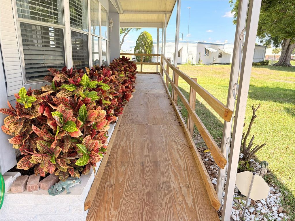Photo of 2202 Bahama Road W, Sebring, FL 33870 (MLS # L4961740)