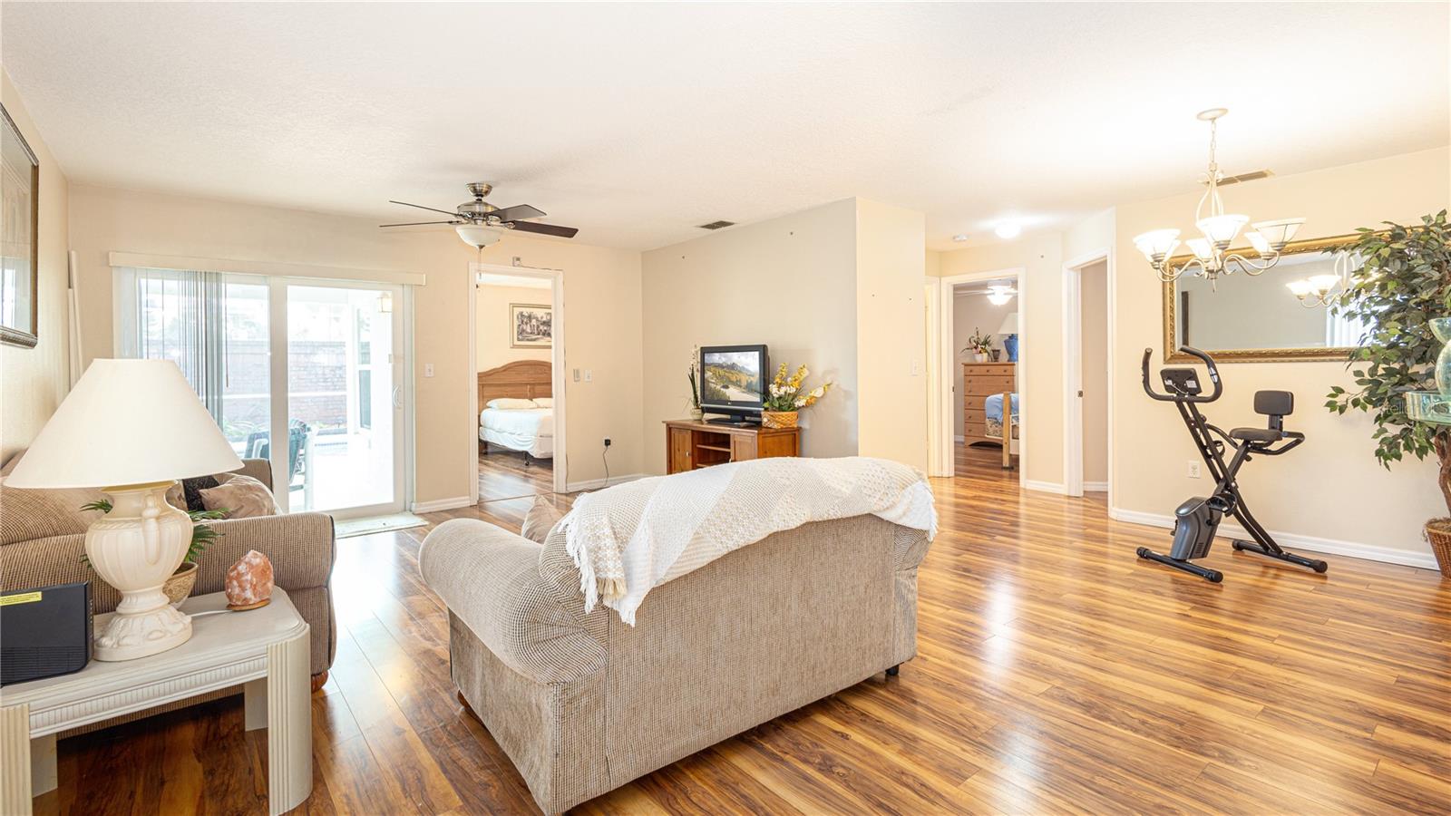 143 HOLLINGSHEAD LOOP
