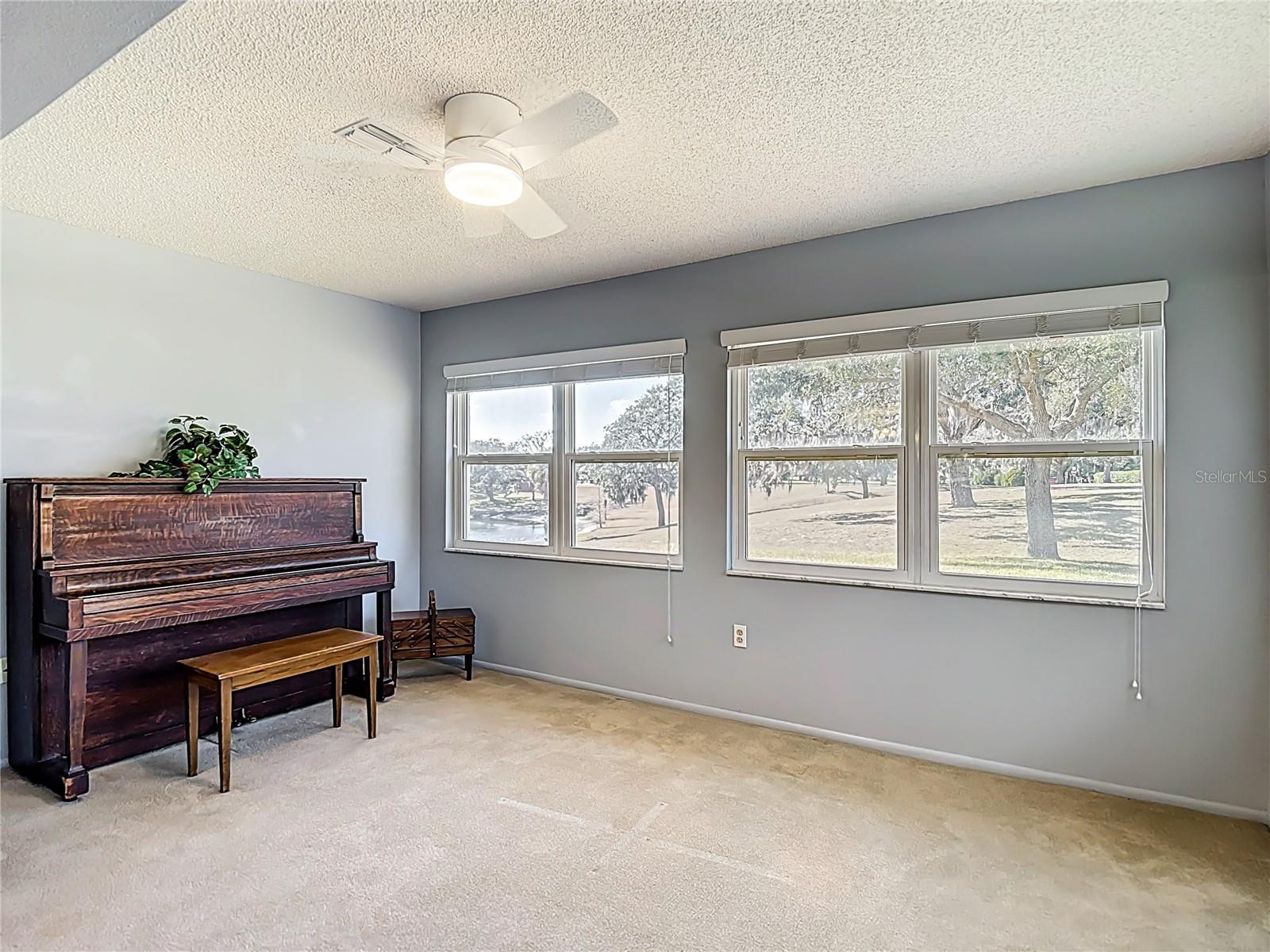 DOLLAR LAKE VILLAGE CONDO 02 - Residential