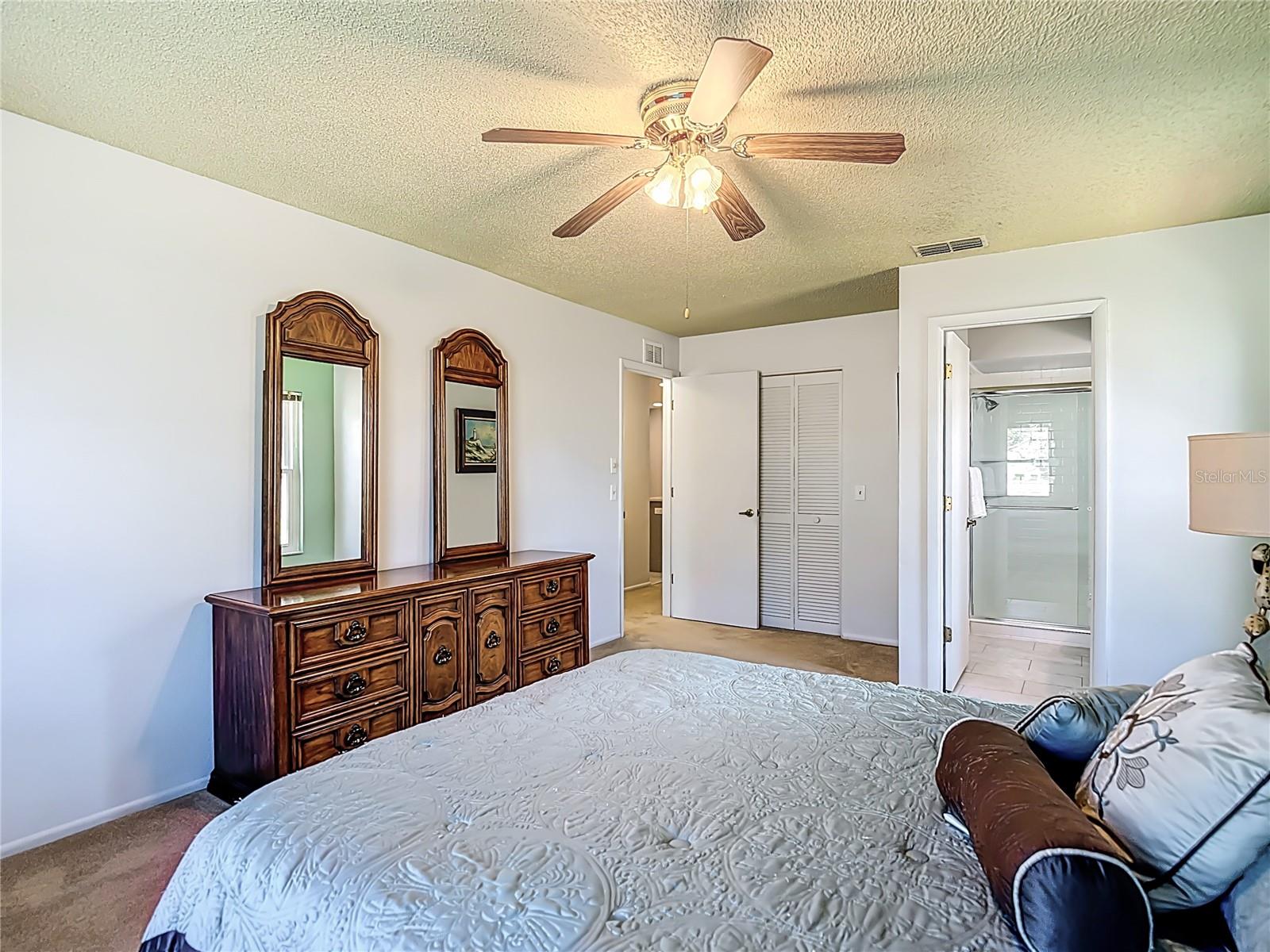 DOLLAR LAKE VILLAGE CONDO 02 - Residential