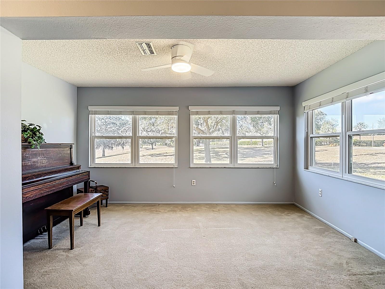 DOLLAR LAKE VILLAGE CONDO 02 - Residential