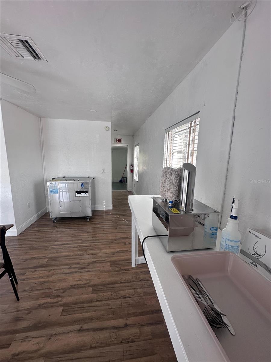 KENILWORTH PARK - Commercial Sale