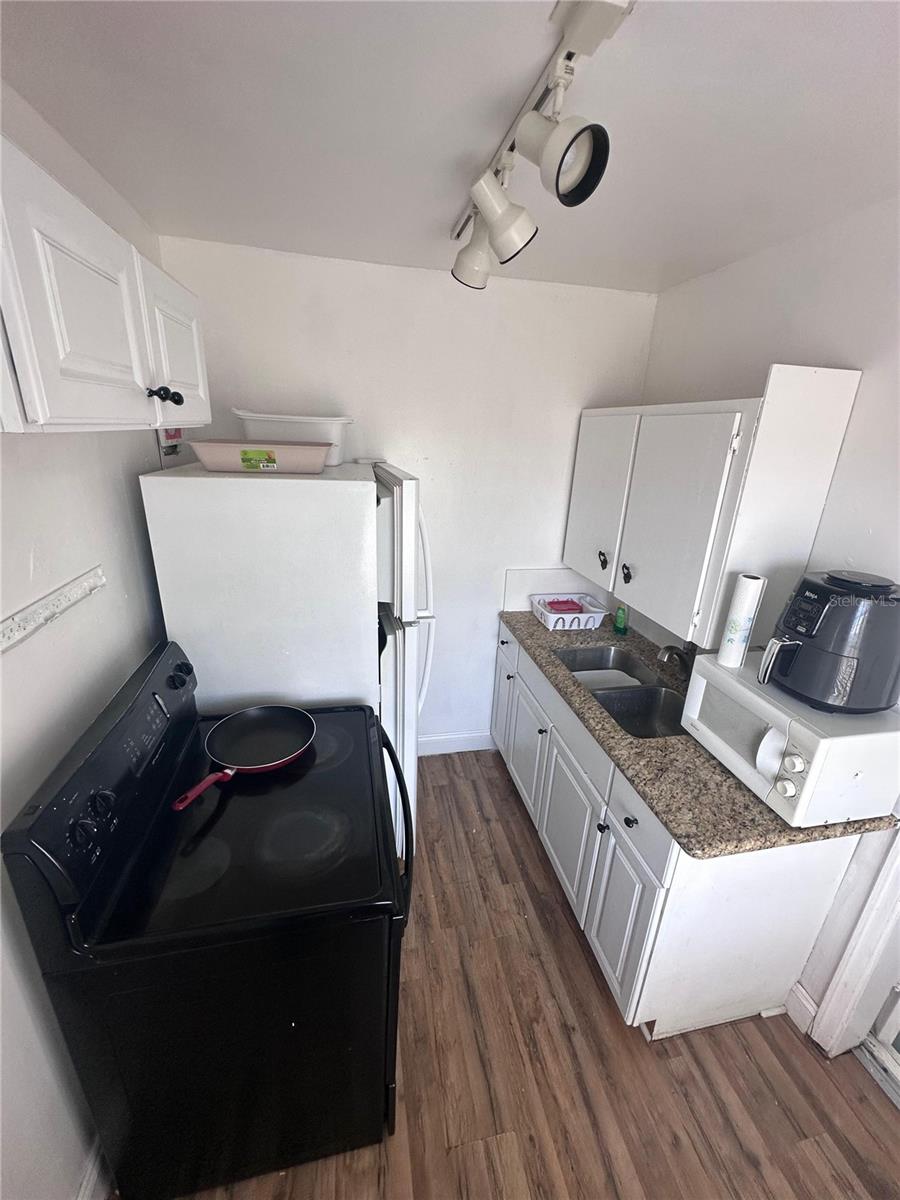 KENILWORTH PARK - Commercial Sale