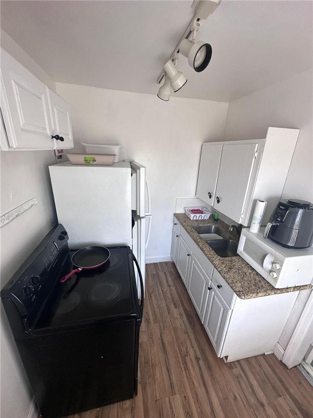 Photo of 3000 Kenilworth Boulevard, Sebring, FL 33870 (MLS # L4958782)