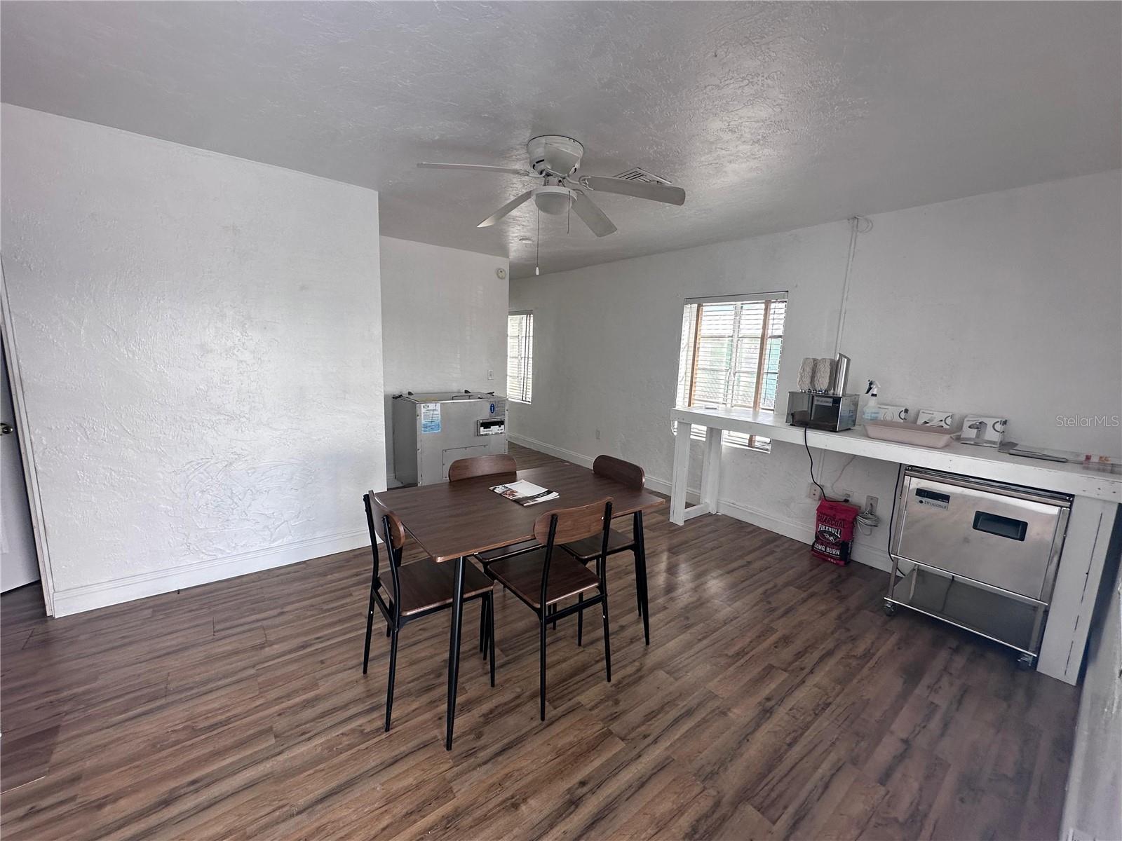 KENILWORTH PARK - Commercial Sale