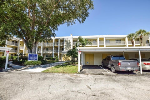 Property photo of 433 Cerromar Lane 541, Venice, FL 34293