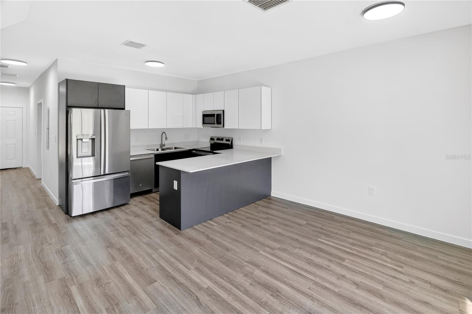 EAGLE TRACE TOWNHOMES CONDO - Residential Lease