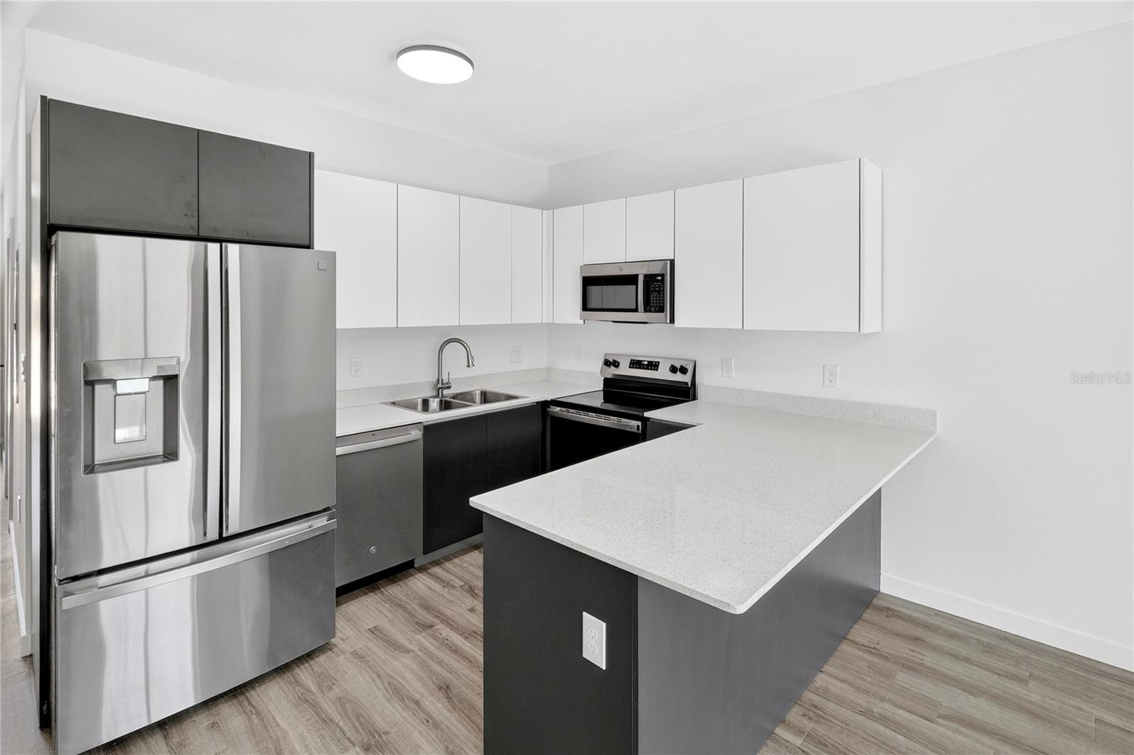 EAGLE TRACE TOWNHOMES CONDO - Residential Lease