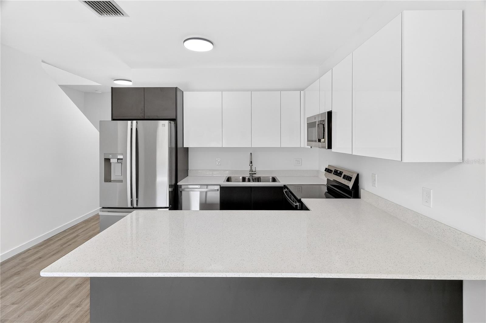 EAGLE TRACE TOWNHOMES CONDO - Residential Lease