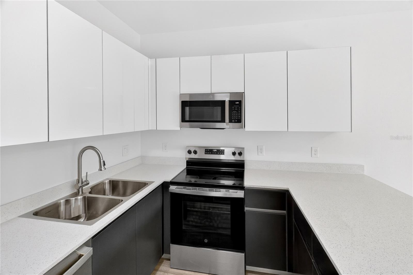 EAGLE TRACE TOWNHOMES CONDO - Residential Lease