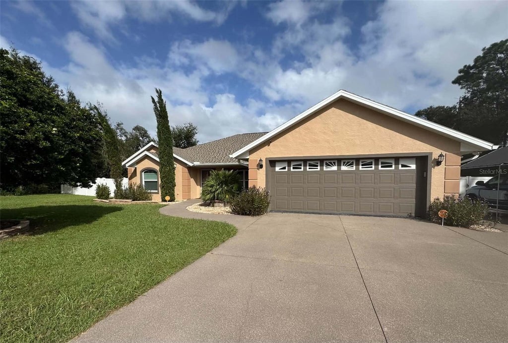 Photo of 8357 SE 157th Place, Summerfield, FL 34491 (MLS # O6452887)