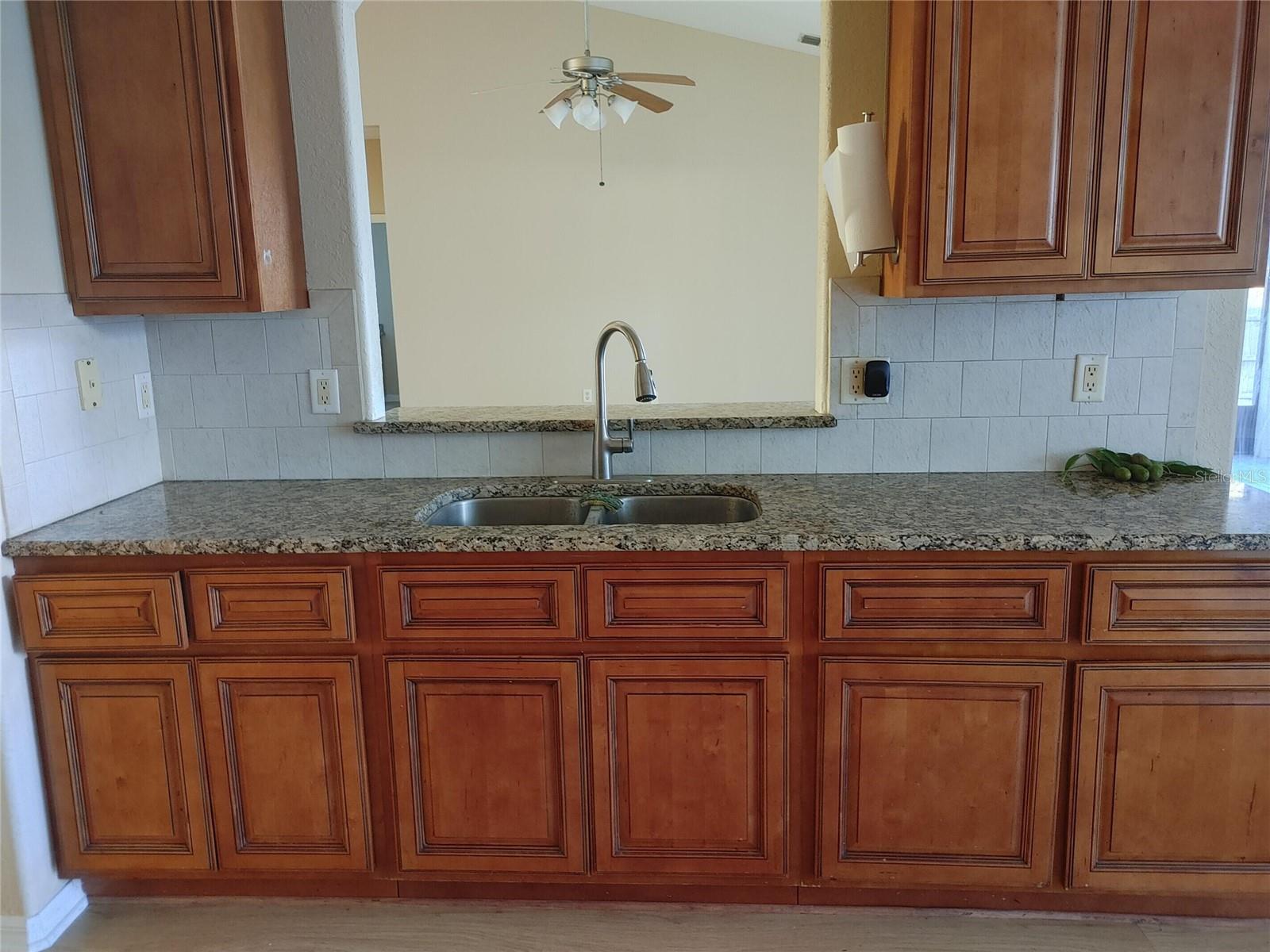 OXFORD MANOR - Residential