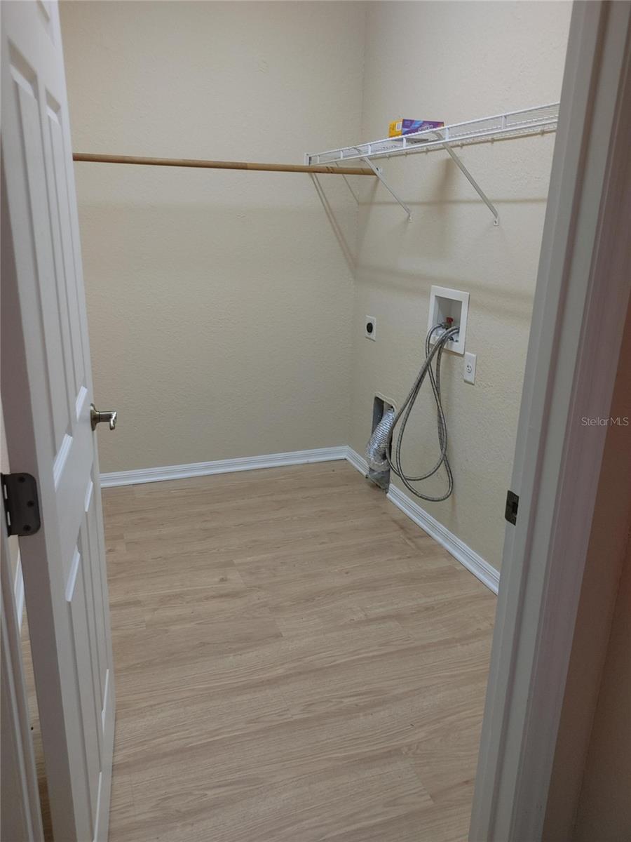 OXFORD MANOR - Residential