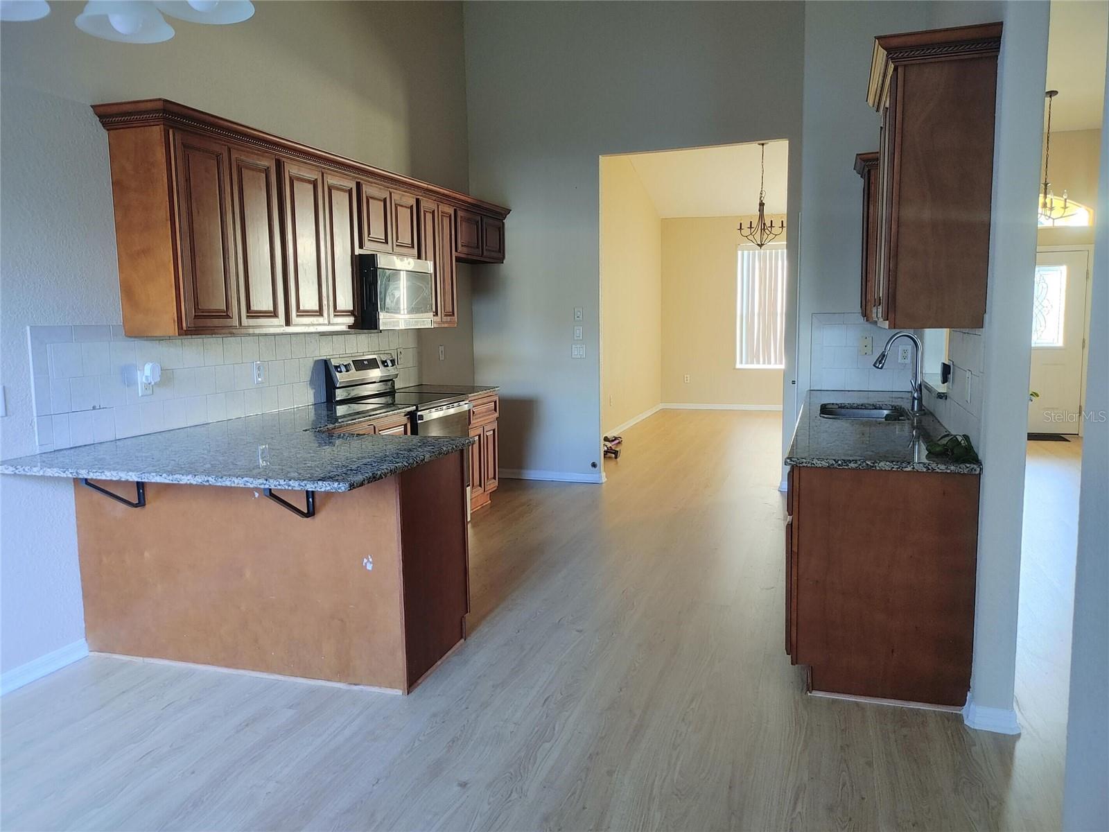 OXFORD MANOR - Residential