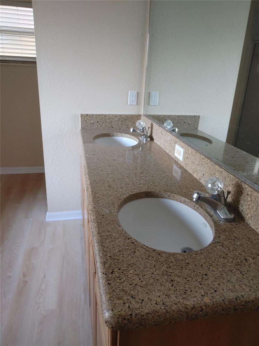 OXFORD MANOR - Residential