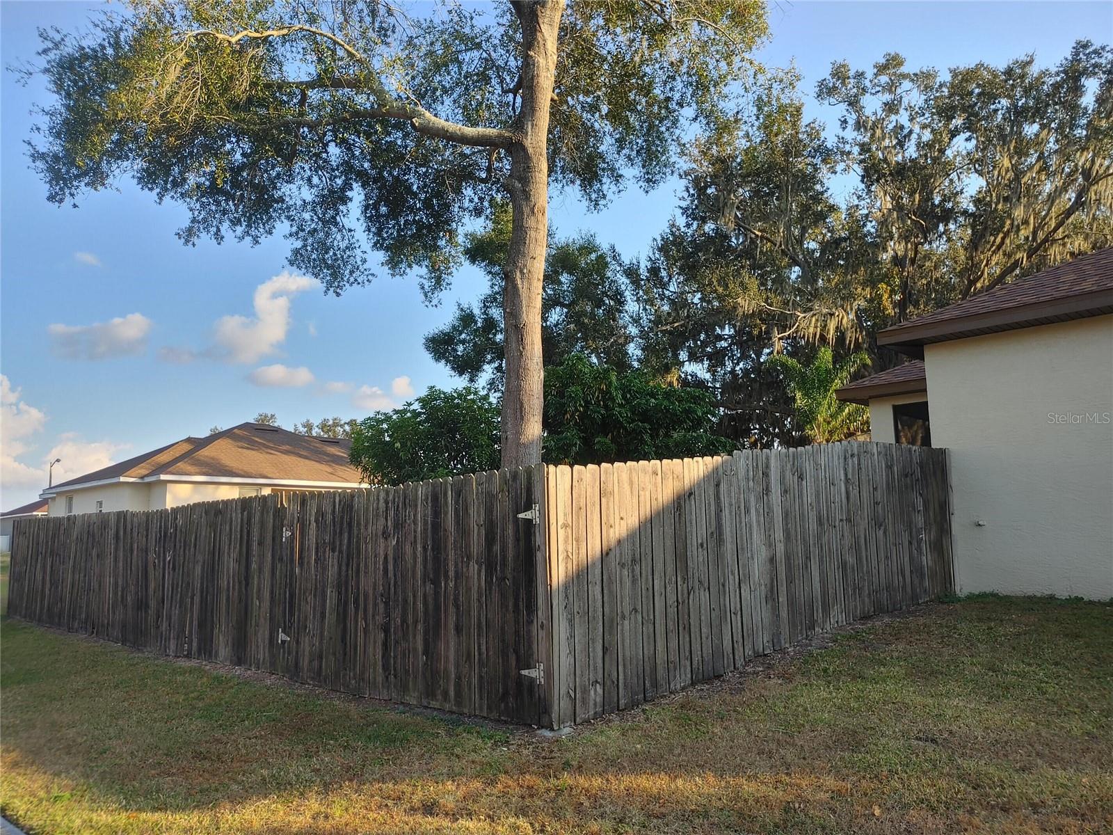 OXFORD MANOR - Residential